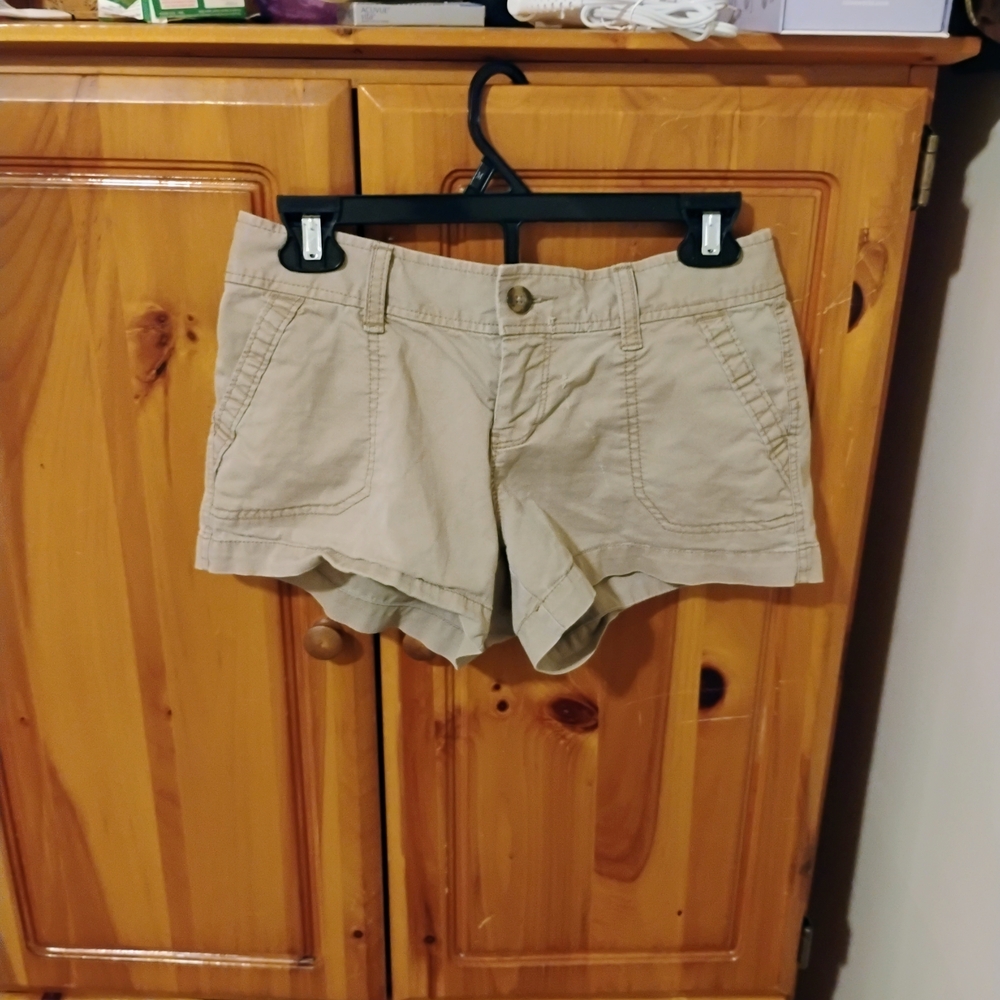 Old Navy Women's Tan Shorts
